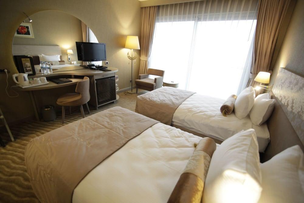 Doubletree By Hilton Istanbul Atasehir Hotel & Conference Centre Eksteriør billede