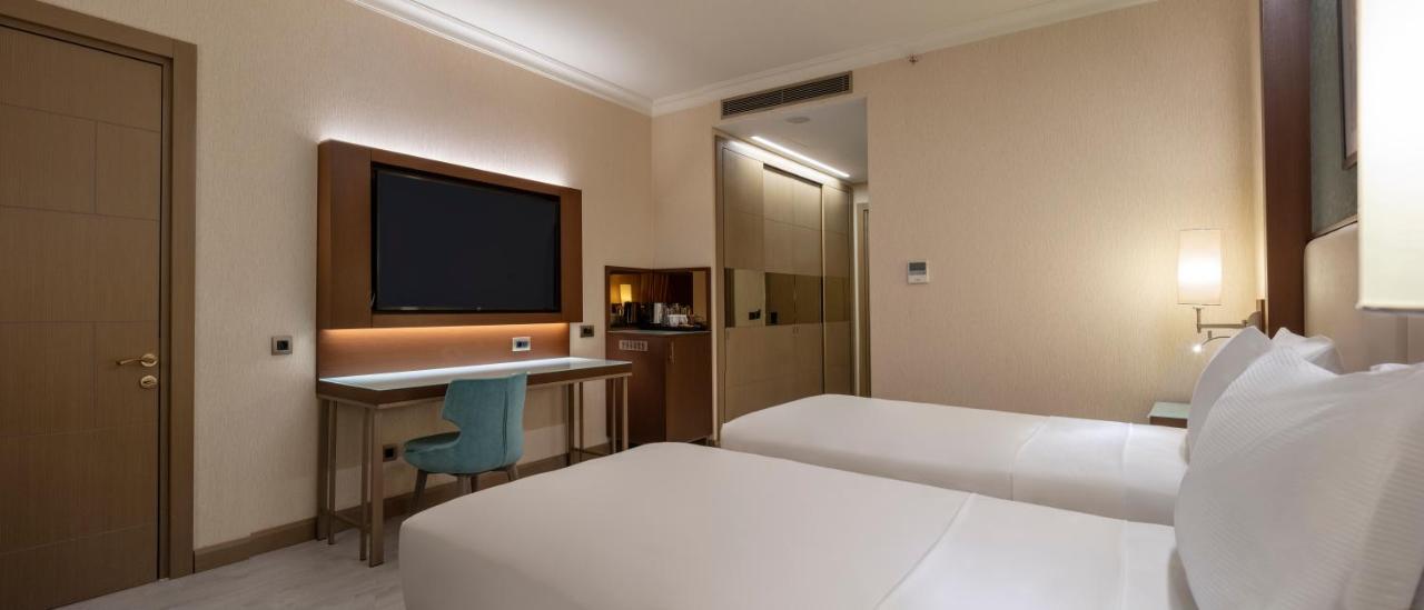 Doubletree By Hilton Istanbul Atasehir Hotel & Conference Centre Eksteriør billede