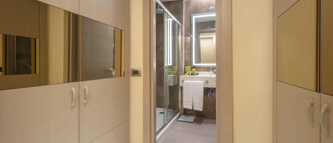 Doubletree By Hilton Istanbul Atasehir Hotel & Conference Centre Eksteriør billede