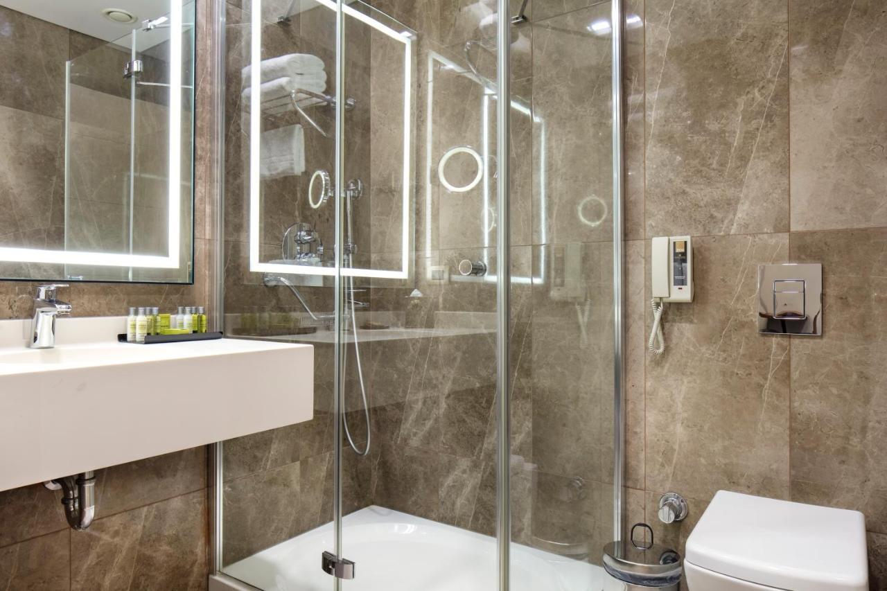 Doubletree By Hilton Istanbul Atasehir Hotel & Conference Centre Eksteriør billede