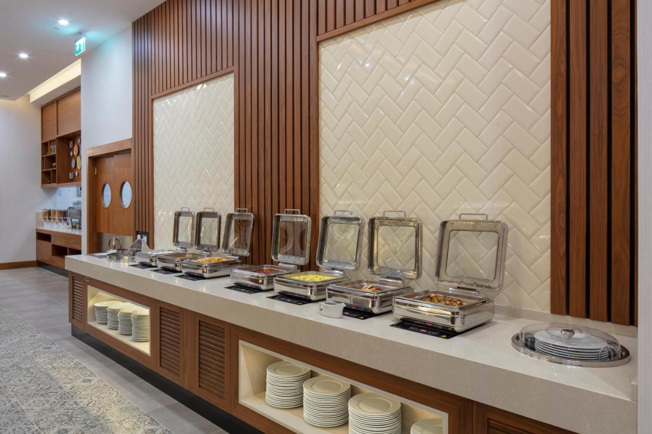 Doubletree By Hilton Istanbul Atasehir Hotel & Conference Centre Eksteriør billede